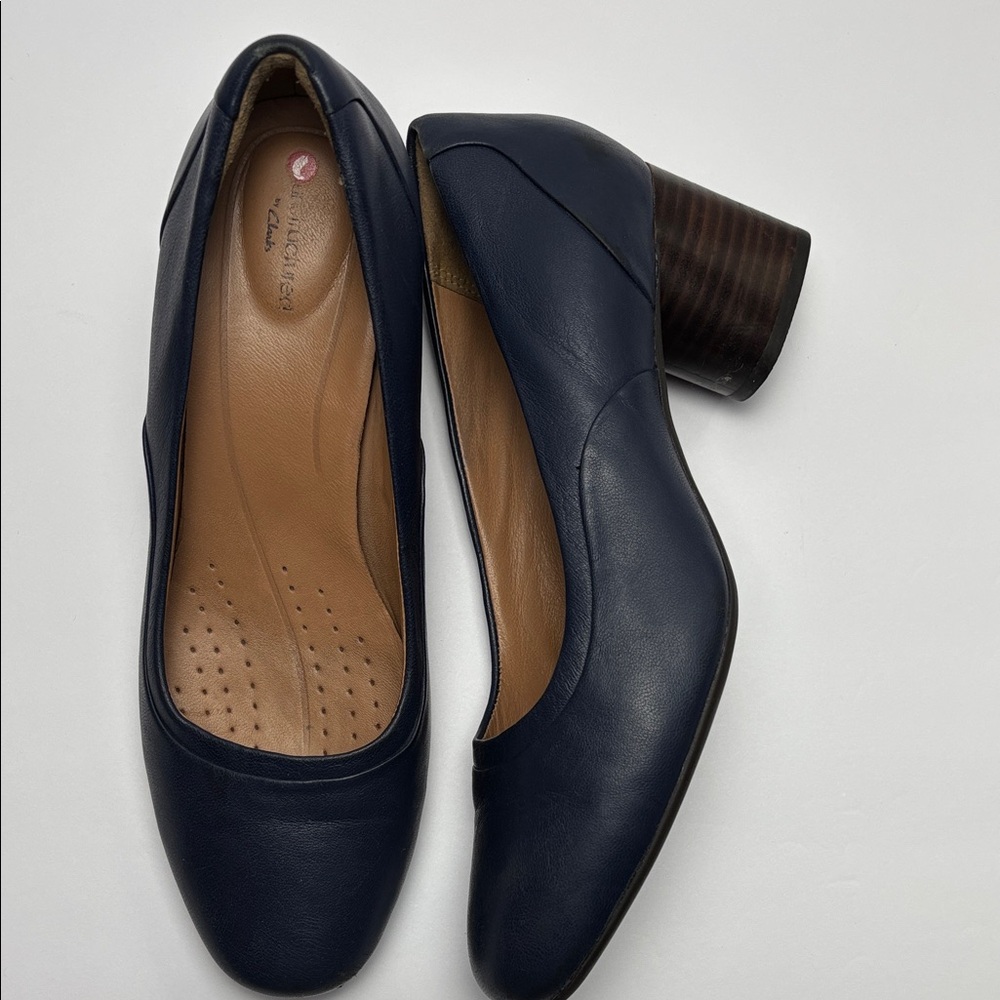 Clarks Artisan Women’s Sz7.5 Navy Leather Round-Toe Pumps‎ #0264 - Picture 6 of 11